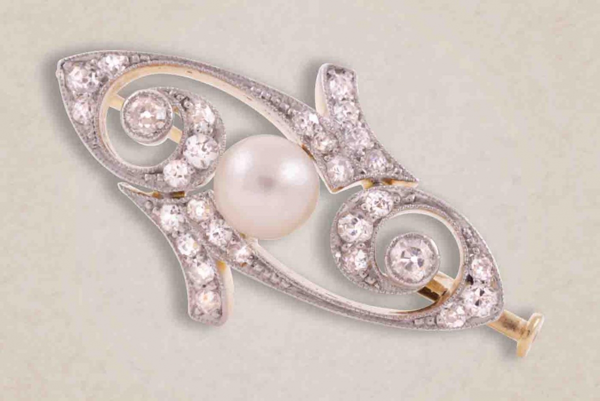 Art Nouveau Diamond and Perl Broach