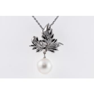 11.3mm South Sea Pearl & Diamond Pendant