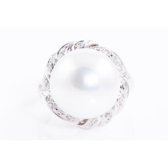 14.0mm South Sea Pearl & Diamond Ring